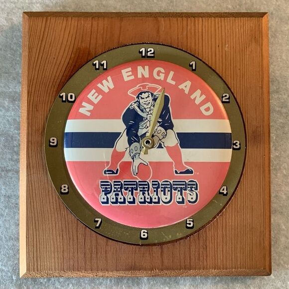 New England Patriots Clock-Minute Hand Missing - Picture 1 of 6
